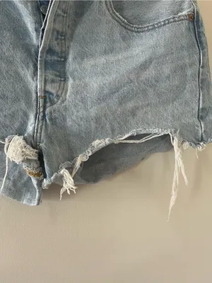 Levi's 501 Original Cutoff Denim Shorts 32 Light Wash Distressed Western Cowgirl thumbnail 4
