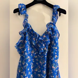 NWT Lulus Spring Dream Blue Floral Print Ruffled Skater Dress Medium sold out! thumbnail 4