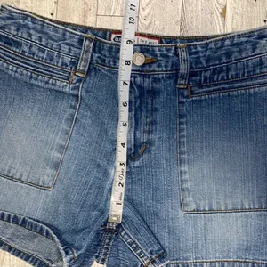 Vintage Y2K Old Navy Jean Shorts Mid-Rise Size 6 thumbnail 7