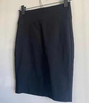 Iz Byer Black Pencil Skirt thumbnail 4