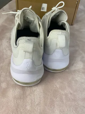 Nike Air Max Axis Running Shoe Womens Size 9 thumbnail 3