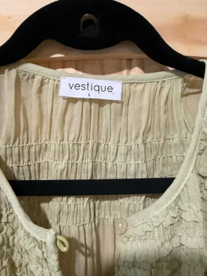 cropped green shirt Size L thumbnail 2
