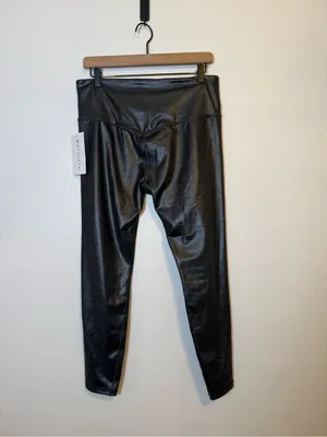 Athleta‎ Elation Ultra High Rise Legging In Shimmer Black thumbnail 3