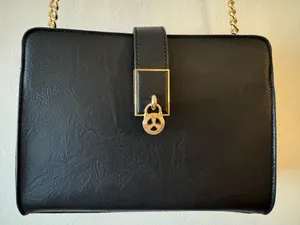 Black and Gold textured Shoulder Bag thumbnail 4