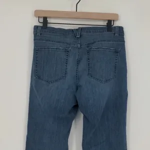 Duluth Trading Women's Medium Wash Bootcut Jean‎ Size 8 thumbnail 10