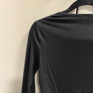 Reformation Black Fitted Long Sleeve Crop Blouse! Small women’s thumbnail 5