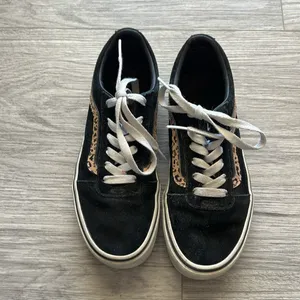 Cheetah Print Stripe Black and White Vans Size 5 thumbnail 2