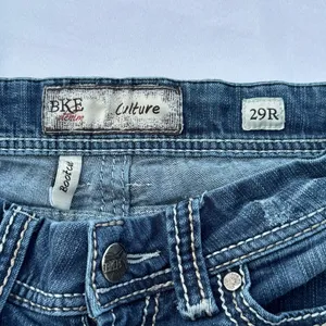 BKE Culture Jeans 29R Women’s Bootcut Stretch Blue Thick Stitch Low Rise thumbnail 9