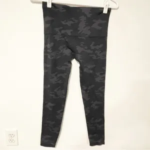 Spanx Women's Look At Me Now Seamless‎ Leggings Camo Black Gray Size Medium thumbnail 4