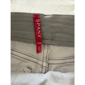Spanx Twill Shorts Womens Size M Gray Pull On Shaping Utility Pockets Stretch thumbnail 4