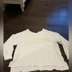 Aerie v- neck oversized White Sweatshirt thumbnail 2