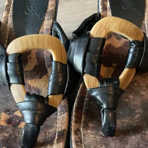Carlos Santana Wedge Sandals Size 8 thumbnail 5