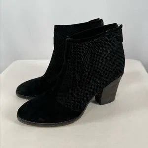 Aquatalia Perforated Suede Bootie in Black Size 8.5‎ thumbnail 6