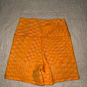 NWOT Aerie Orange‎ Checkered Shorts Size Medium thumbnail 2