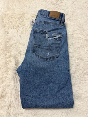 American Eagle Highest Rise Mom Jean thumbnail 2