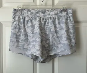 ASICS Athletic Lined Women’s Gray & White Camo Shorts Size L thumbnail 1
