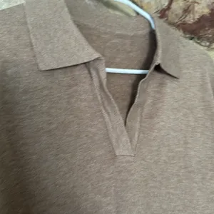 Commense Leisure Collared Pullover Sweater size small Tan thumbnail 4