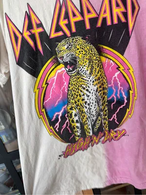 Urban Outfitters Def Leppard split dye tee tshirt band graphic crew short sleeve thumbnail 10