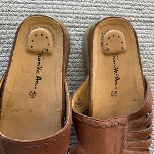 Vintage 90s Thom McAn Brown Leather Lug Sole Slides Sandals Size 7.5 thumbnail 4