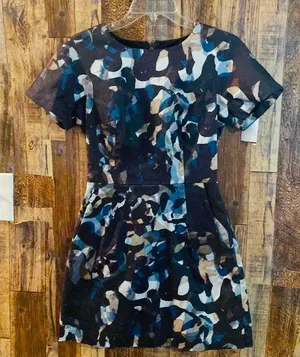 French Connection Short Sleeve Dress 32 length x 15 w thumbnail 1