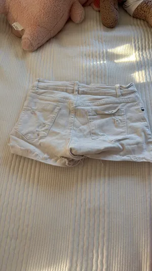 White Jean Shorts American Eagle thumbnail 2