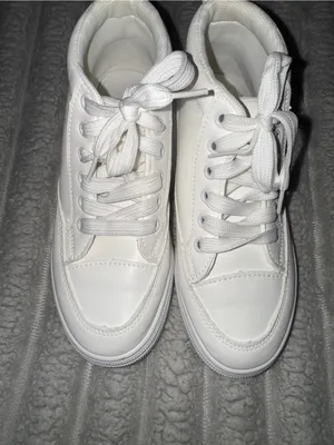 White High Top Lace-Up Sneakers Size 35 thumbnail 8