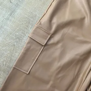Halogen NWT Wide Leg Faux Leather Cargo Pants Womens XL Taupe Tan Neutral Office thumbnail 8