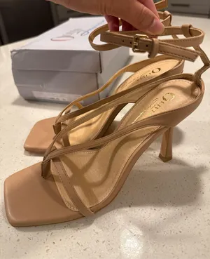 VICI Square Toe Camel Heels thumbnail 1