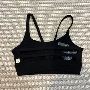 Vuori Women's Yosemite Sports Bra thumbnail 4