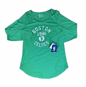 Boston Celtics NBA 1946 Women's Green Scoop Neck Long Sleeve Logo T-Shirt Size M thumbnail 1