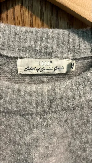 H&M Sweater thumbnail 3