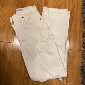 Abercrombie & Fitch Women's White Straight Leg Jeans thumbnail 3