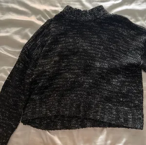 SO Back and White Knitted Sweater thumbnail 1