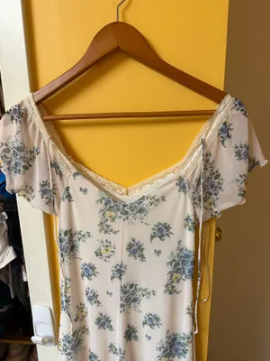 Kirious Floral Midi Dress thumbnail 4
