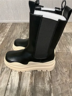 Lemonade Two-Tone Lace-Up Platform Chelsea Boots — Black & Cream Size 7 thumbnail 4