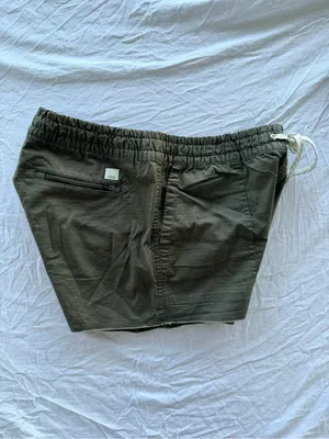 Vuori Olive Drawstring Relaxed Fit Women’s Athletic Shorts thumbnail 9