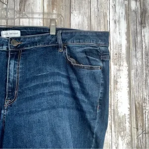 Lane Bryant Mid Rise Signature Boot Magic Waistband Jeans •28 thumbnail 4