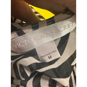 Victorias Secret Zebra Print Ruffle Front Blouse Vintage 2000s‎ Tan Black M thumbnail 5