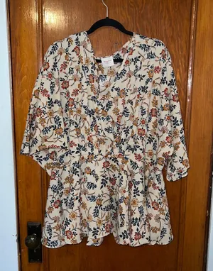 LA Women’s Floral Blouse thumbnail 1