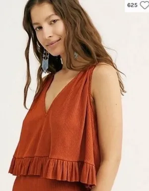 Free People no excuses cropped top in terracotta size XS thumbnail 1