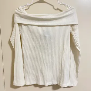 Women’s White Off-the-Shoulder Long Sleeve Top Size XS (New) thumbnail 1