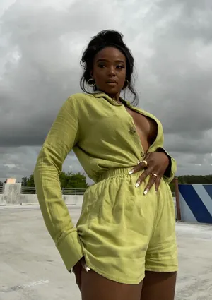 Boo hoo green set thumbnail 1