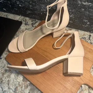 Dream Paris Size 10 Nude Open Tor Pump Ankle Strap Chunky Heel Sandal thumbnail 6