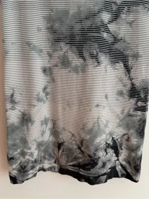 Lululemon Swiftly Tech Short Sleeve Tee Shibori Stripe Graphite Grey Size 4 thumbnail 3