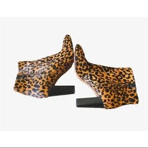 Banana Republic Trendy Cheetah Printed Block Heel Haircalf Leather Boots 6.5M thumbnail 2