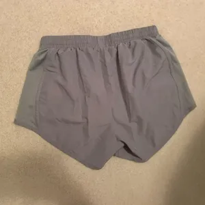 Under Armour RARE Gray Athletic Shorts thumbnail 3