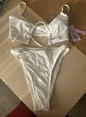 NWT XS White 2 piece bathing suit thumbnail 1