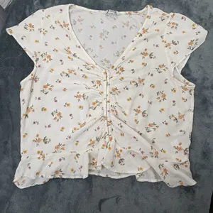 American Eagle Short Sleeve Printed V Neck Blouse Top Shirt Cream Floral Crop XL thumbnail 2