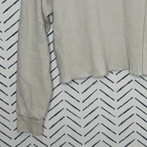 Aritzia TNA Waffle Knit Long Sleeve Crop Top beige Medium thumbnail 5