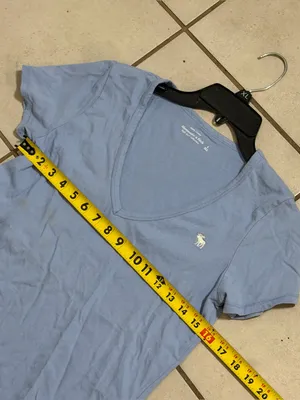 Abercrombie‎ & Fitch Women’s Casual Minimalist Light Blue V-Neck Tee size S thumbnail 8